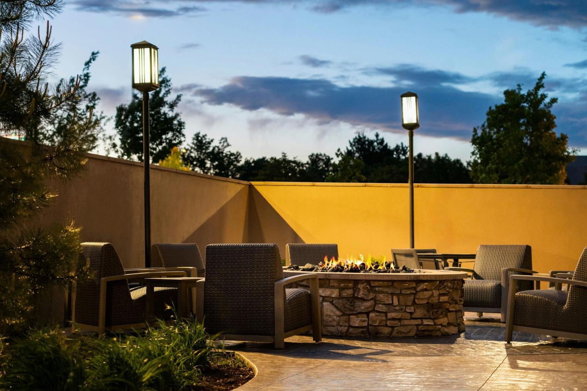 Courtyard By Marriott Denver North/Westminster Eastlake Bagian luar foto